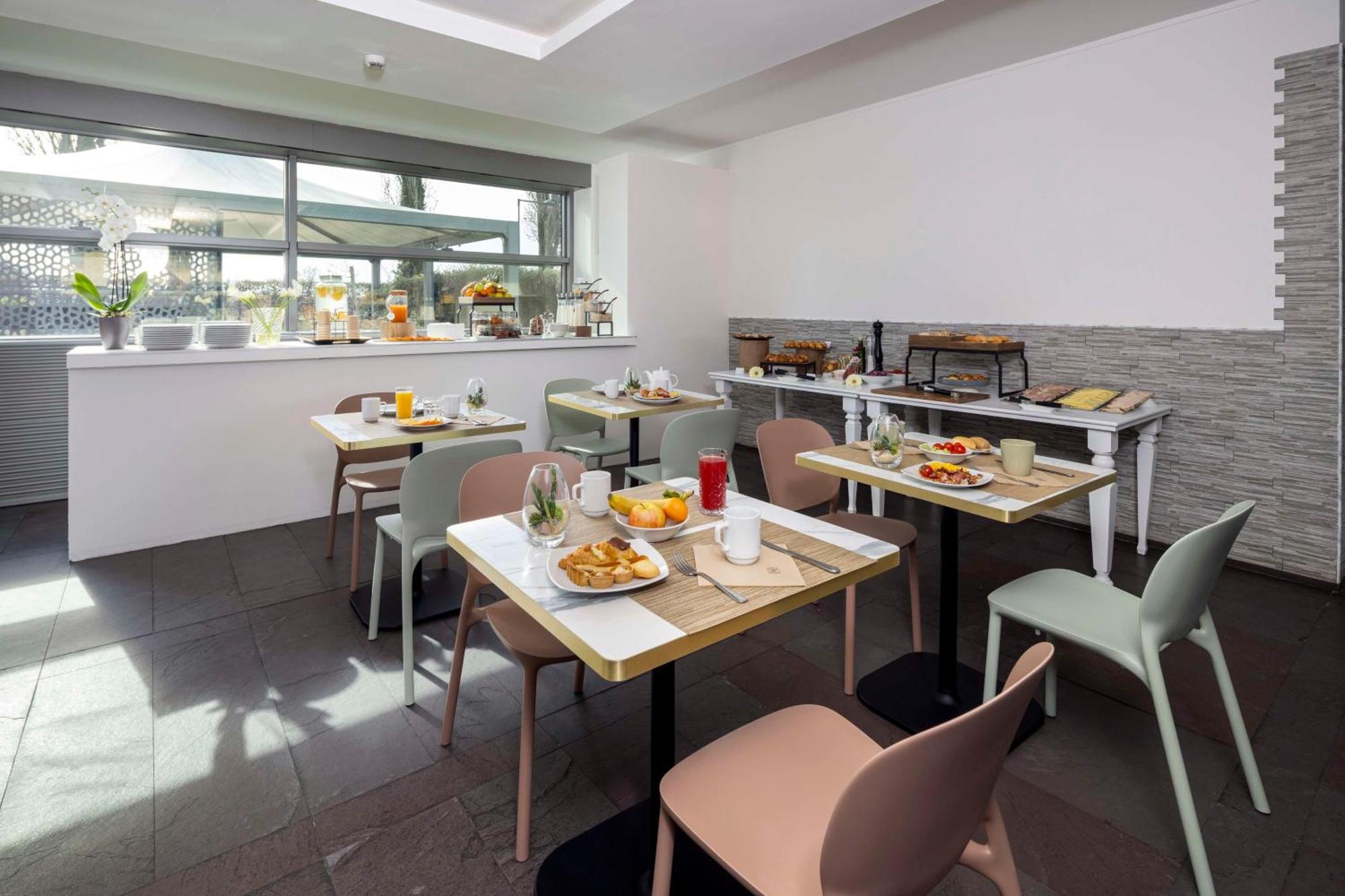 Western Hotel 4*