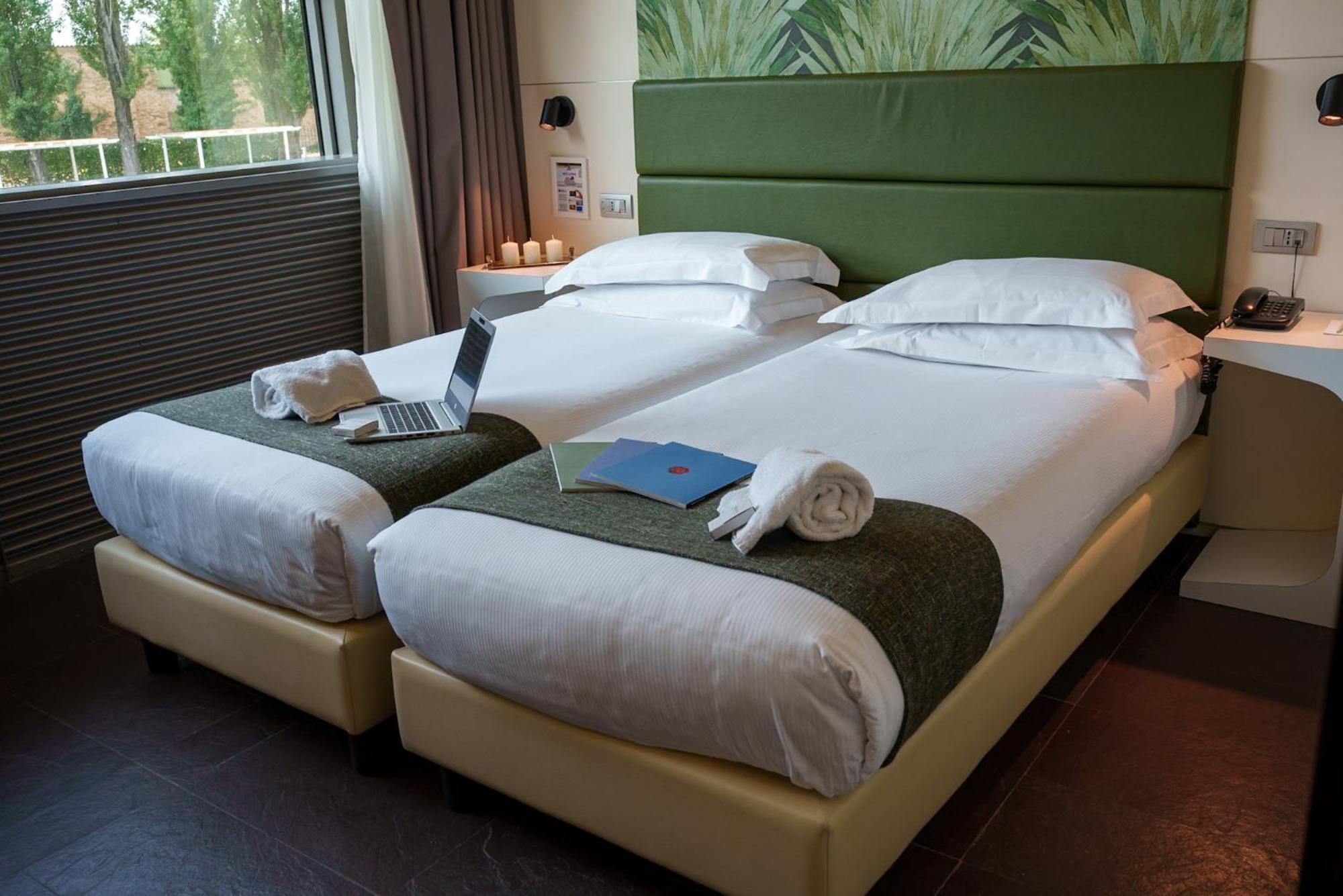 Western Hotel 4*